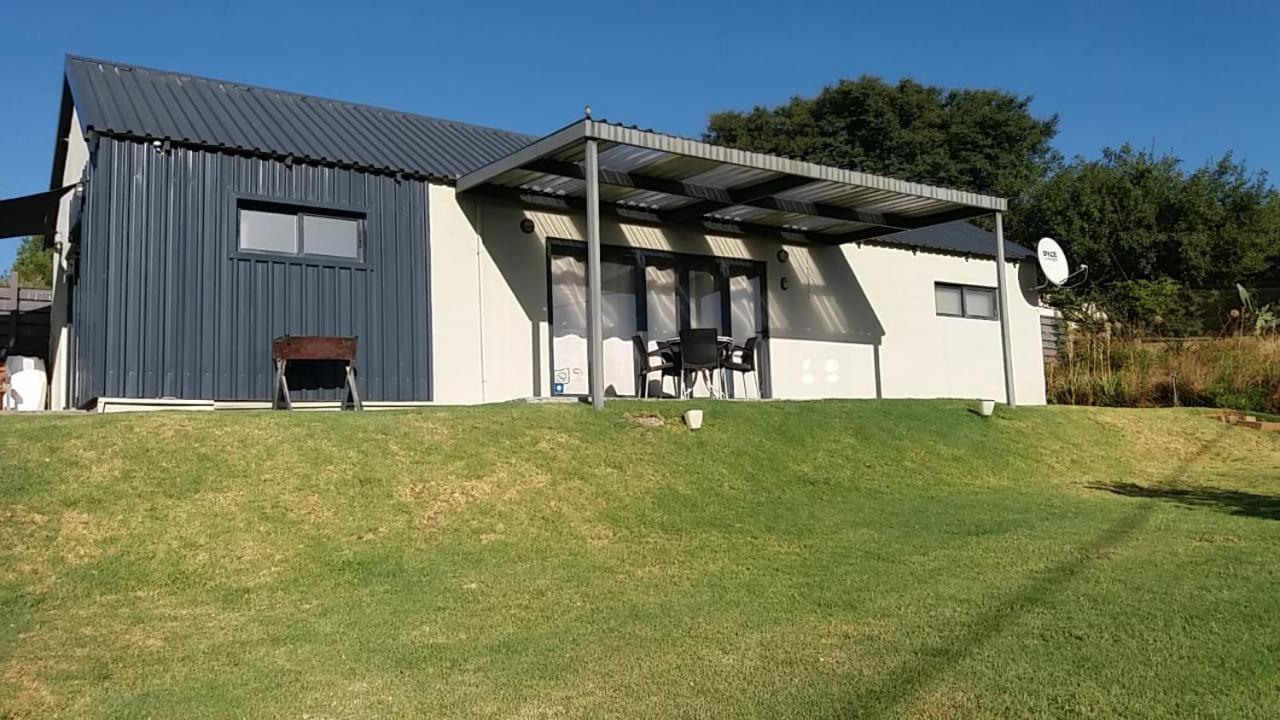 Lola'S Self Catering Accommodation Clarens Exterior photo